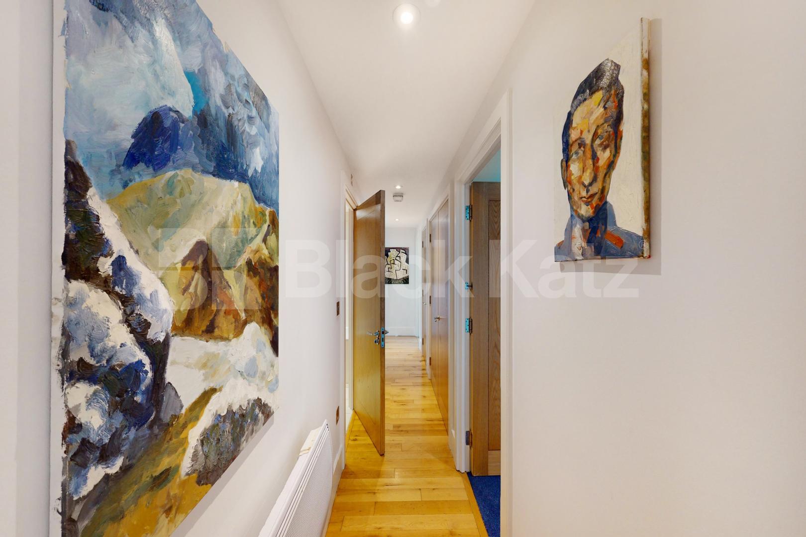 Stunning 3 bed 3 bath overlooking the Thames Flagstaff House St George Wharf, Vauxhall